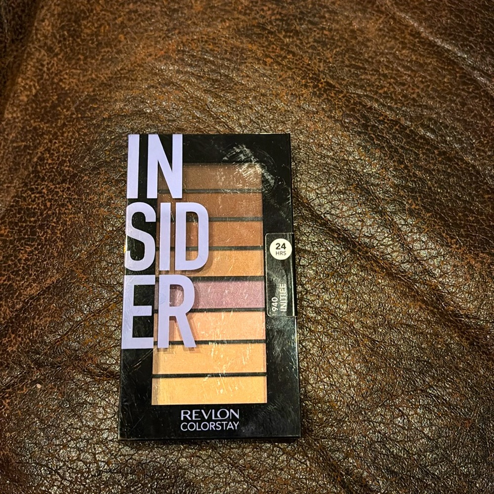 🌟 3/$10 revlon color stay 940 initiee eye shadow